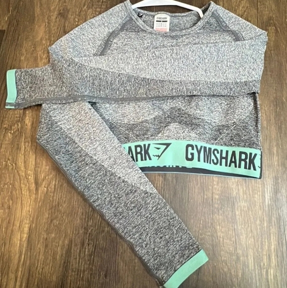Gymshark Tops - Gymshark Heathered Gray Crop Top with Mint Trim